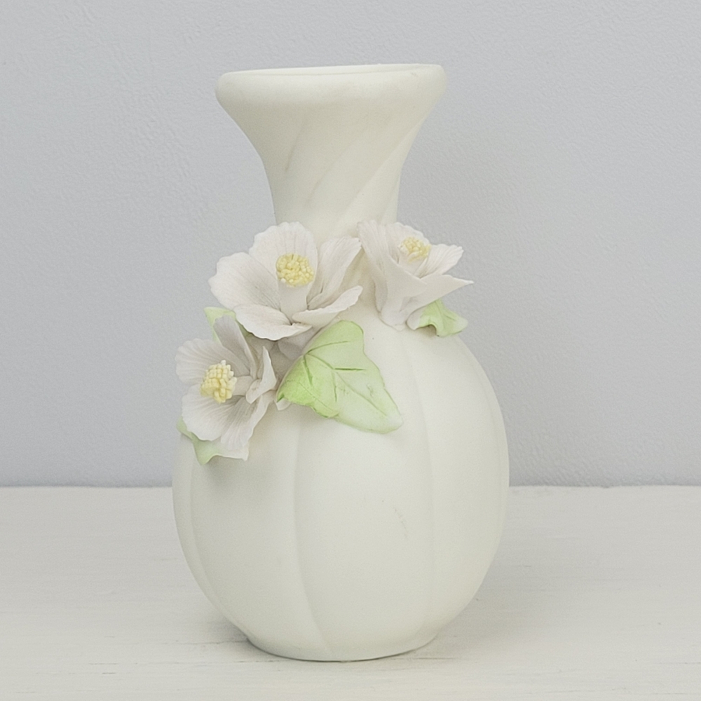 Vintage Seymour Mann Connoisseur Porcelain Bud Vase Raised Floral Gardenia